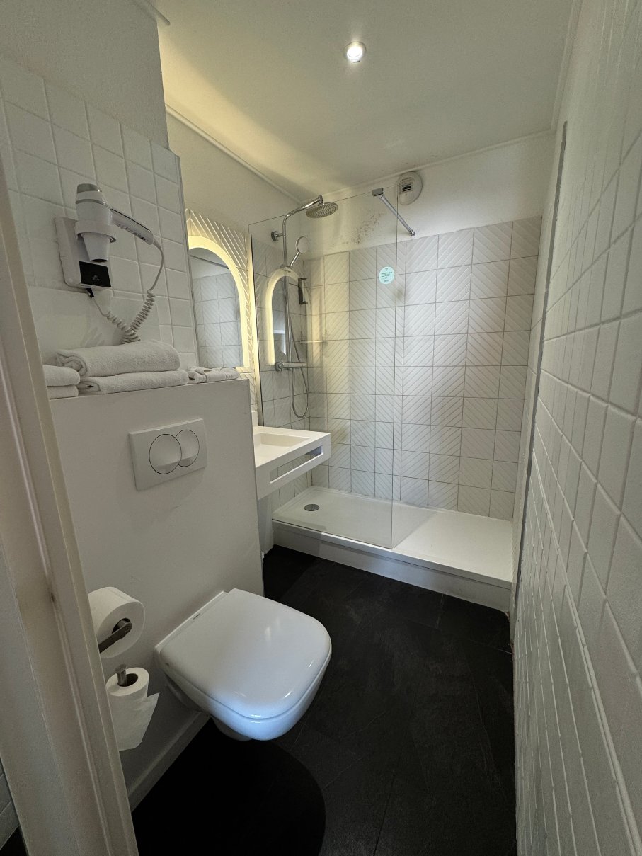 宜必思尚品巴黎南索镇酒店-浴室