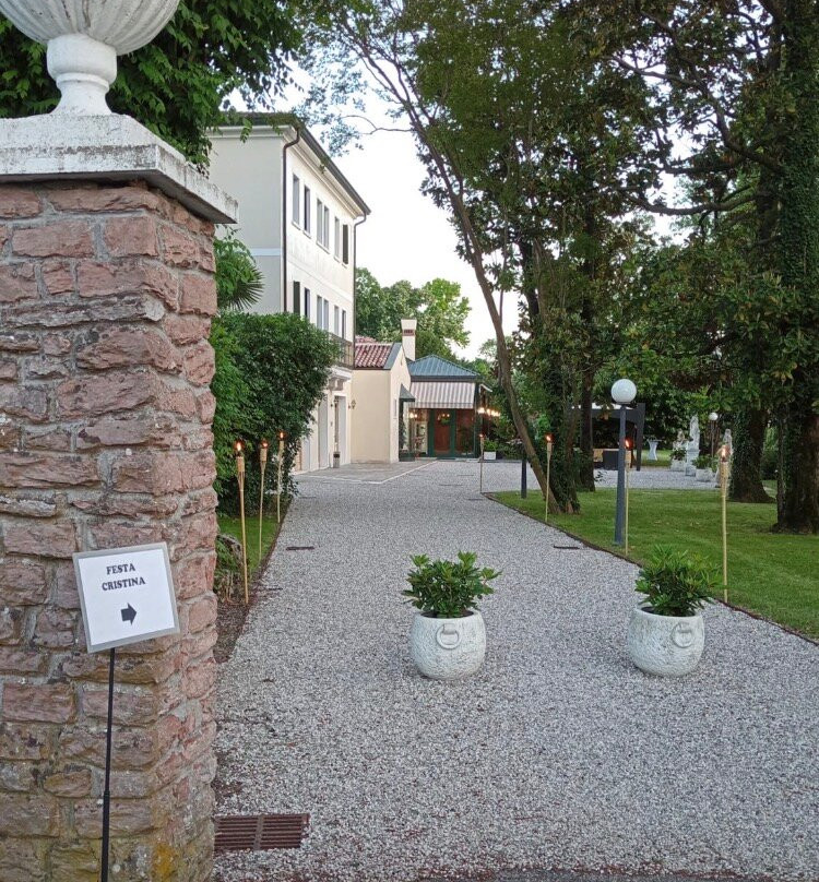 博洛涅塞佩斯别墅公园酒店主图