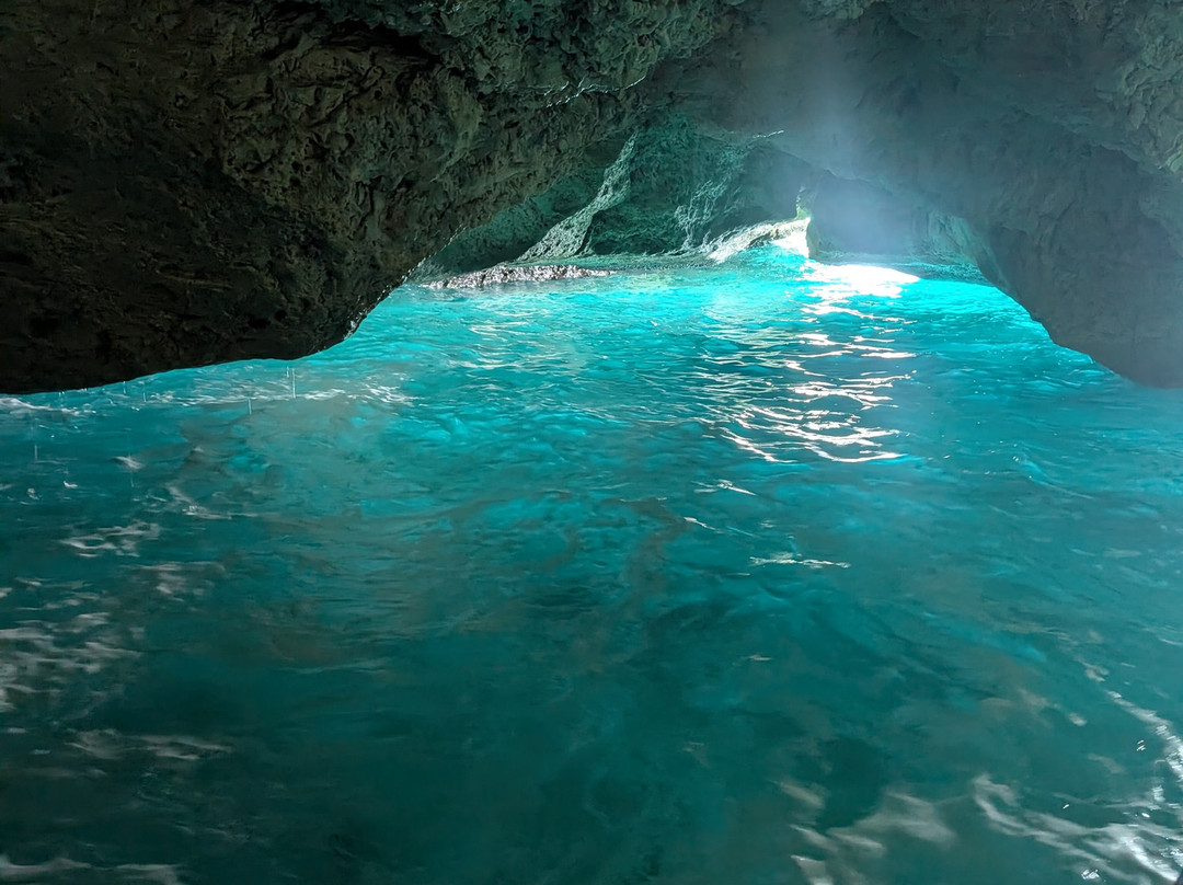 Joseph's Cave-West End必去景点