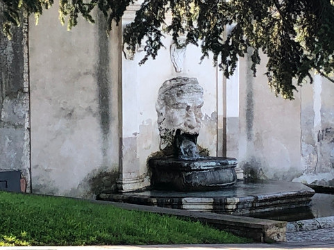 Fontana del Mascherone-斯波莱托必去景点