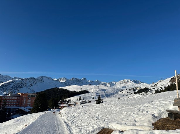 普拉特斯利酒店-官方