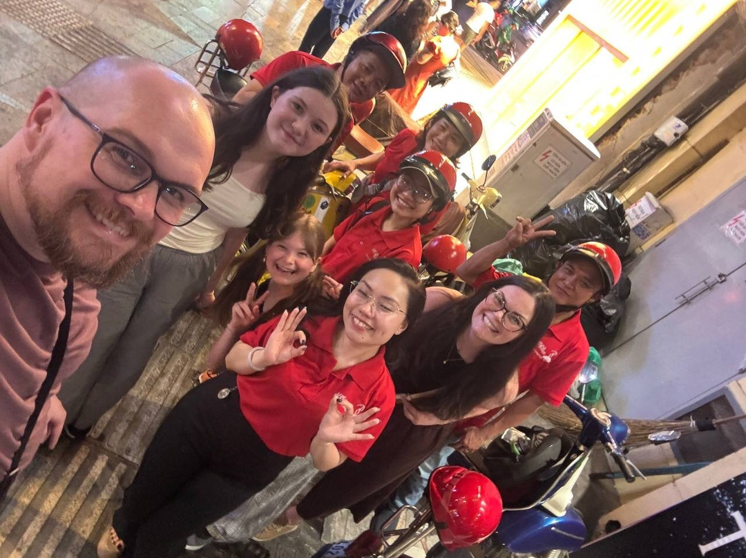 Vespa Rouge-胡志明市必去景点