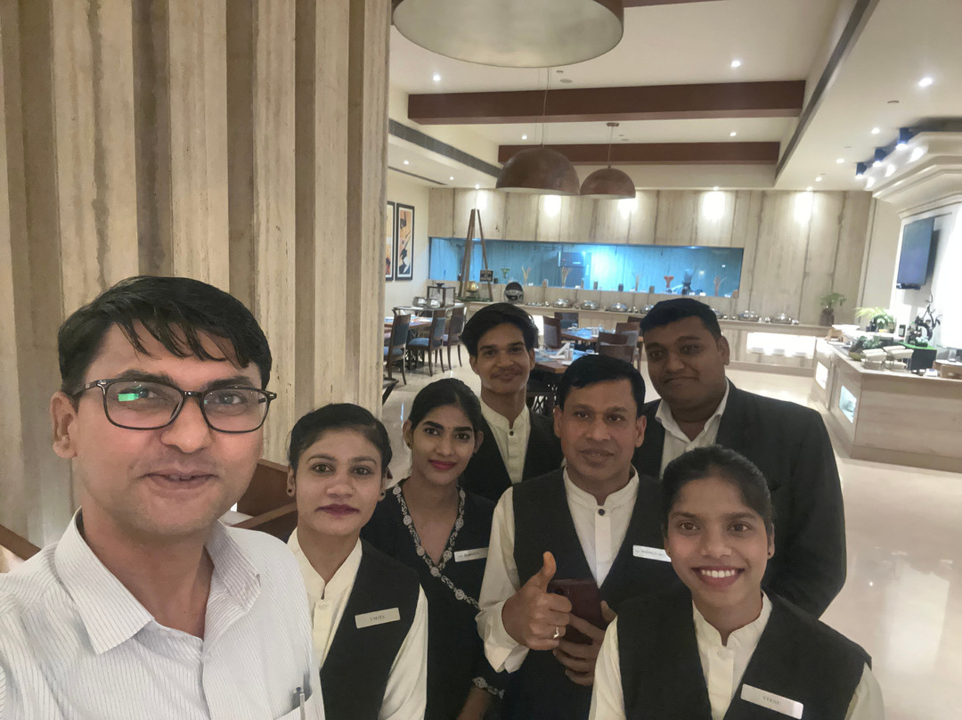 赖布尔辛哈尼亚萨罗瓦门廊酒店主图