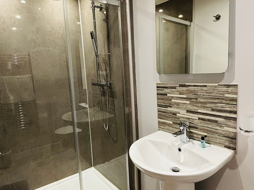 尼斯河谷旅馆主图