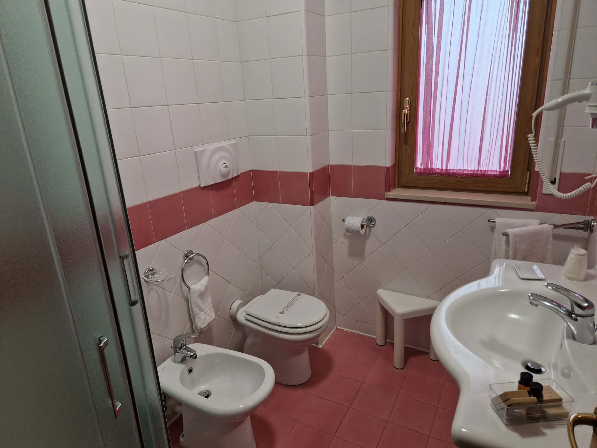 马达洛尼酒店-浴室