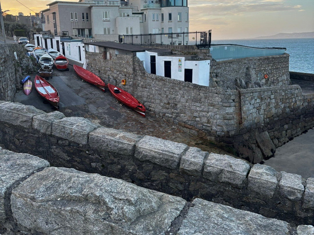 Coliemore Harbour-达尔基必去景点