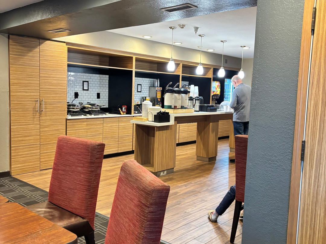 塔科马莱克伍德TownePlace套房酒店主图