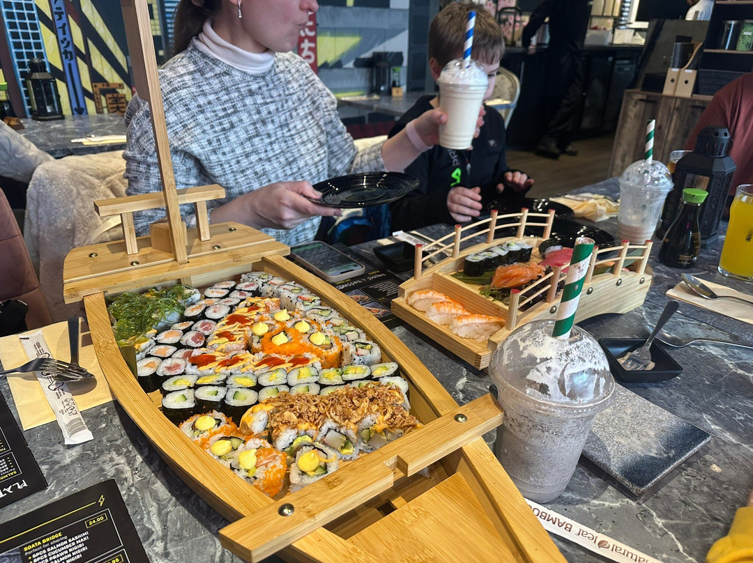 Kaizen Burger & Sushi