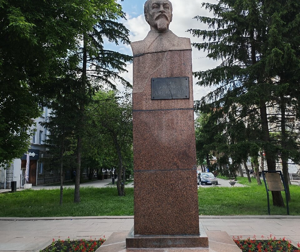 Monument F.E. Dzerzhinskiy-克拉斯诺亚尔斯克必去景点