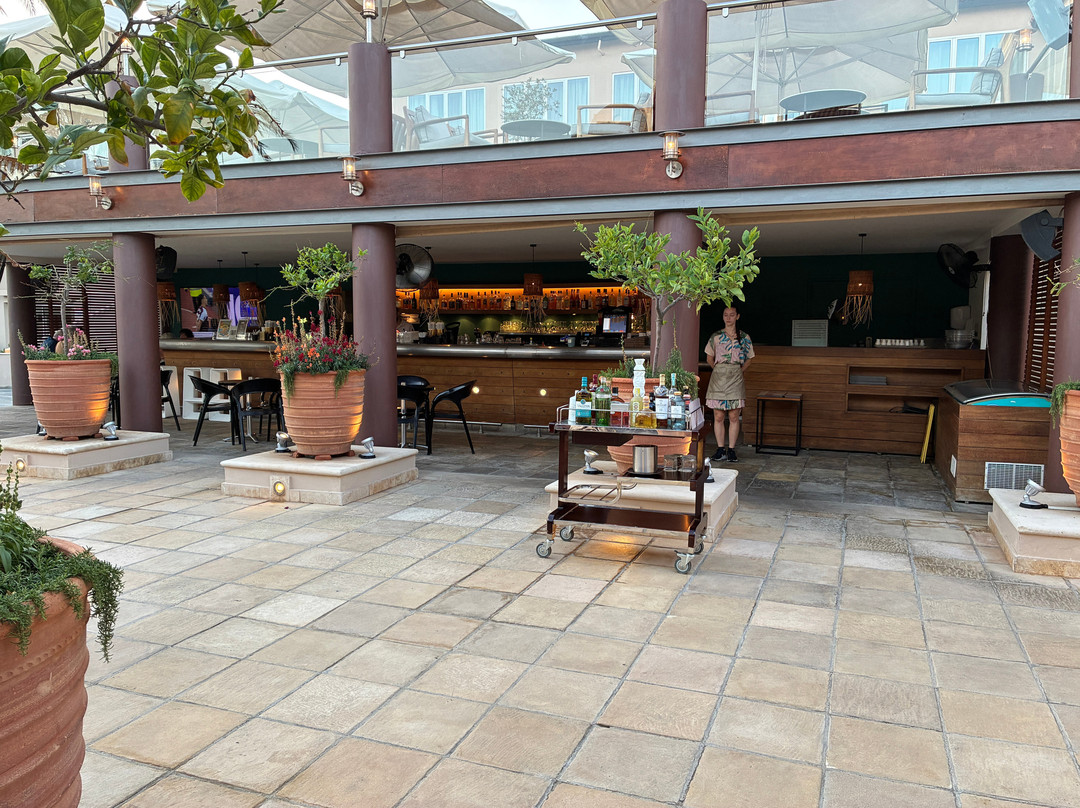 纳帕广场酒店(限成人)主图
