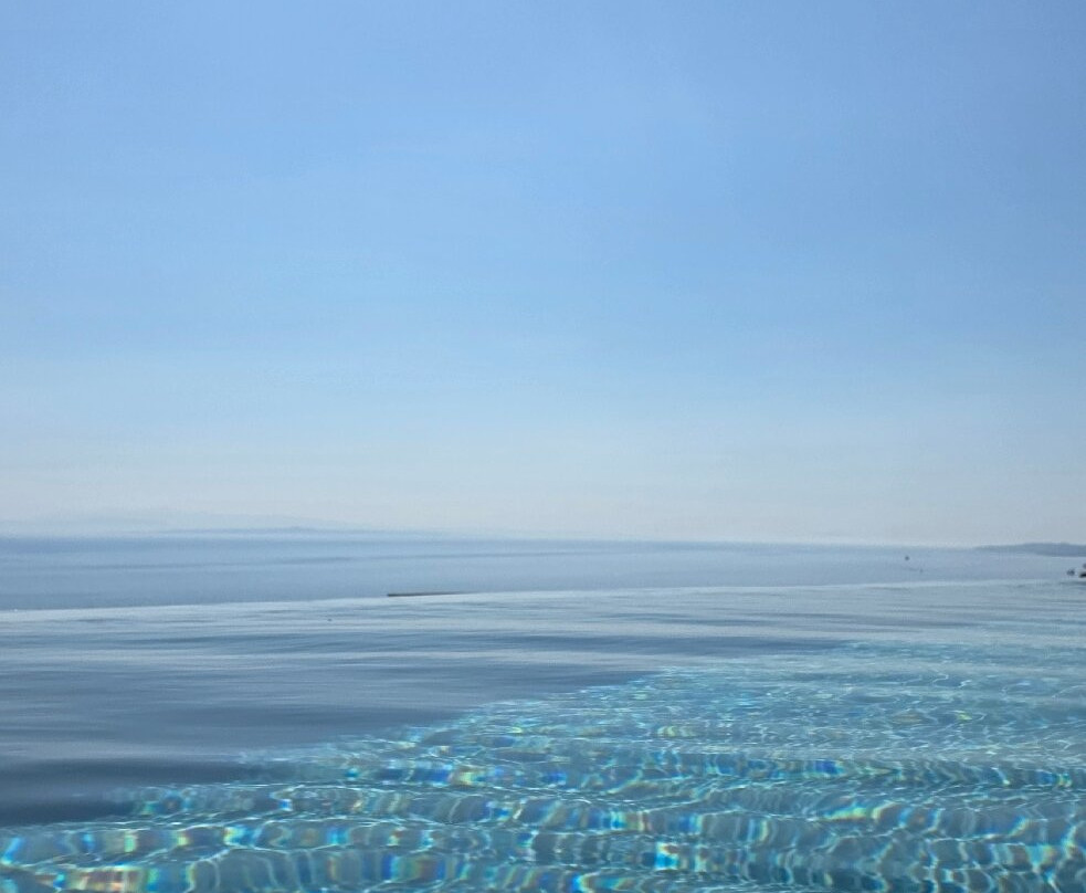 优玛湖景套房主图