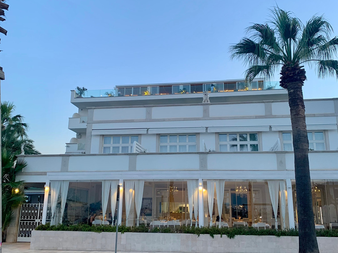比昂可里奇欧套房酒店主图