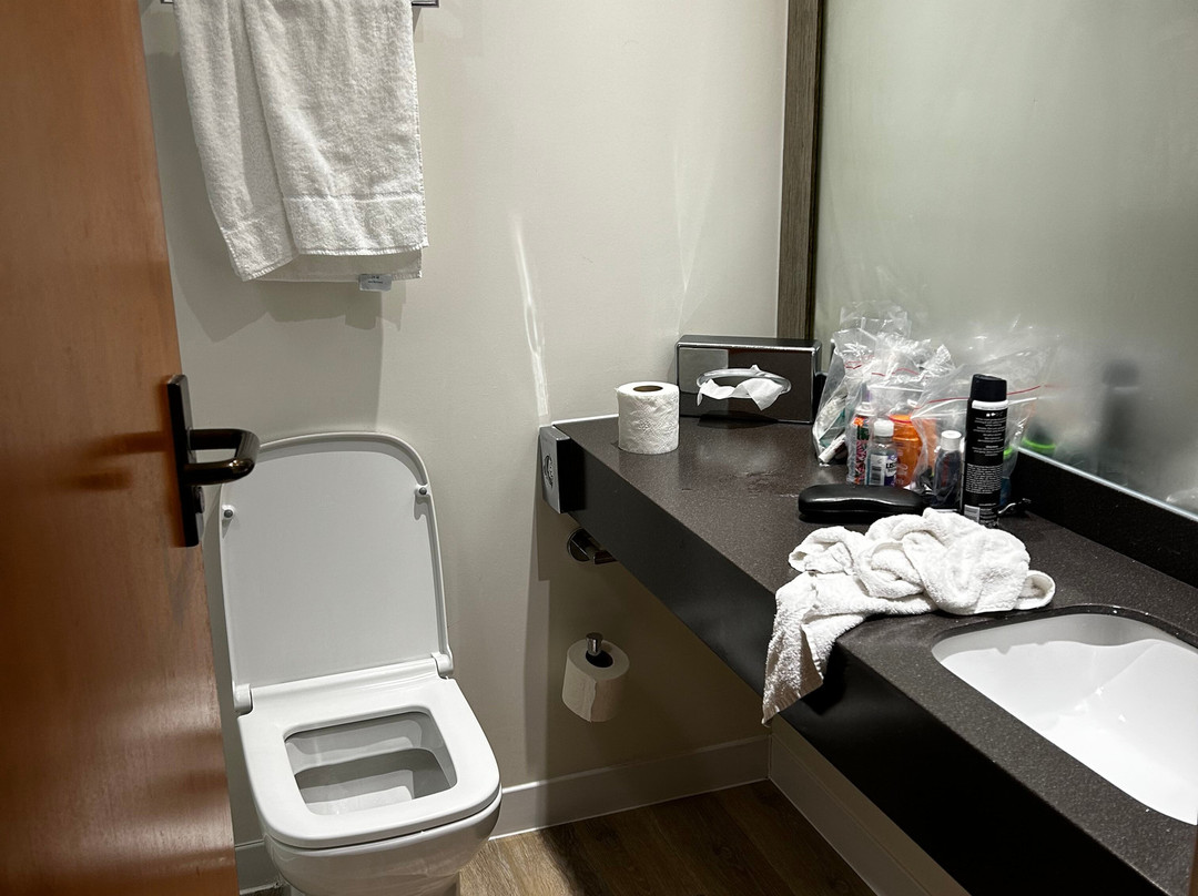 Holiday Inn 陶顿M5，JCT.25主图