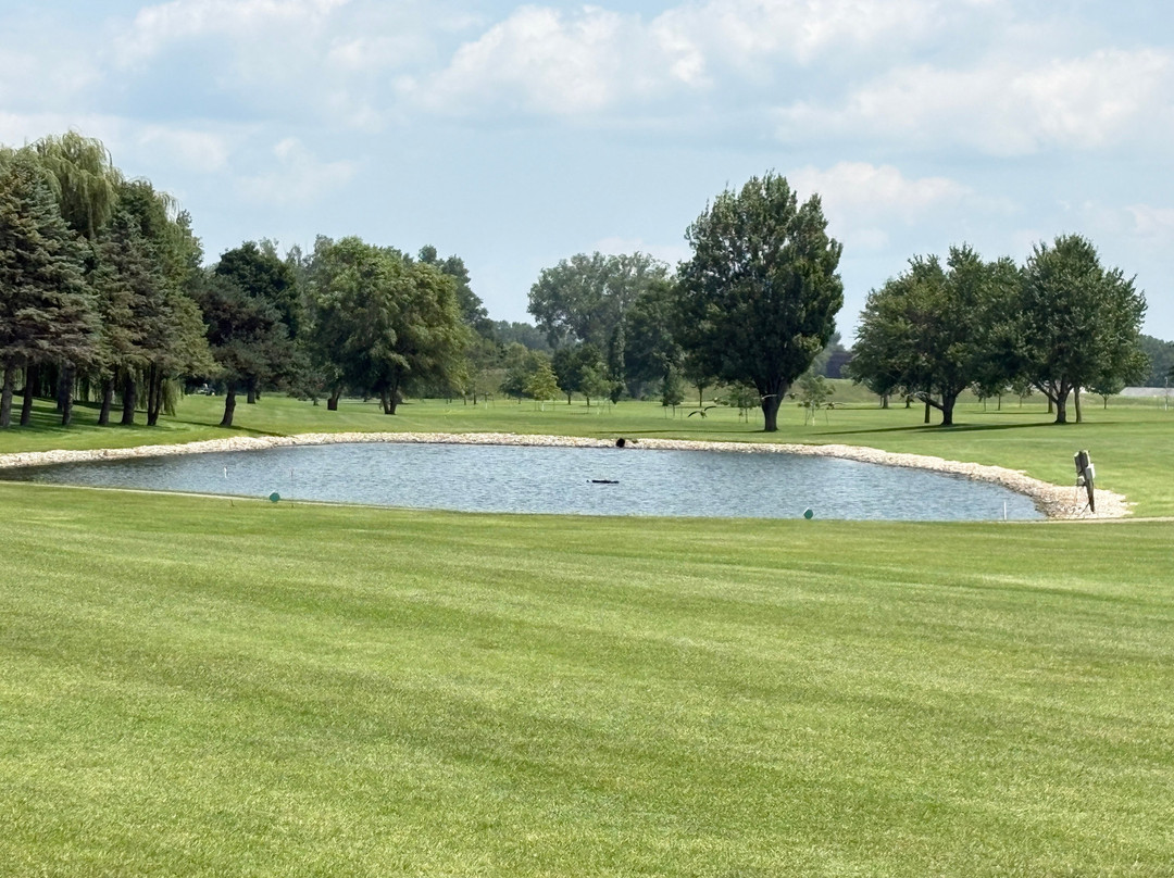 Round Grove Golf & Country Club