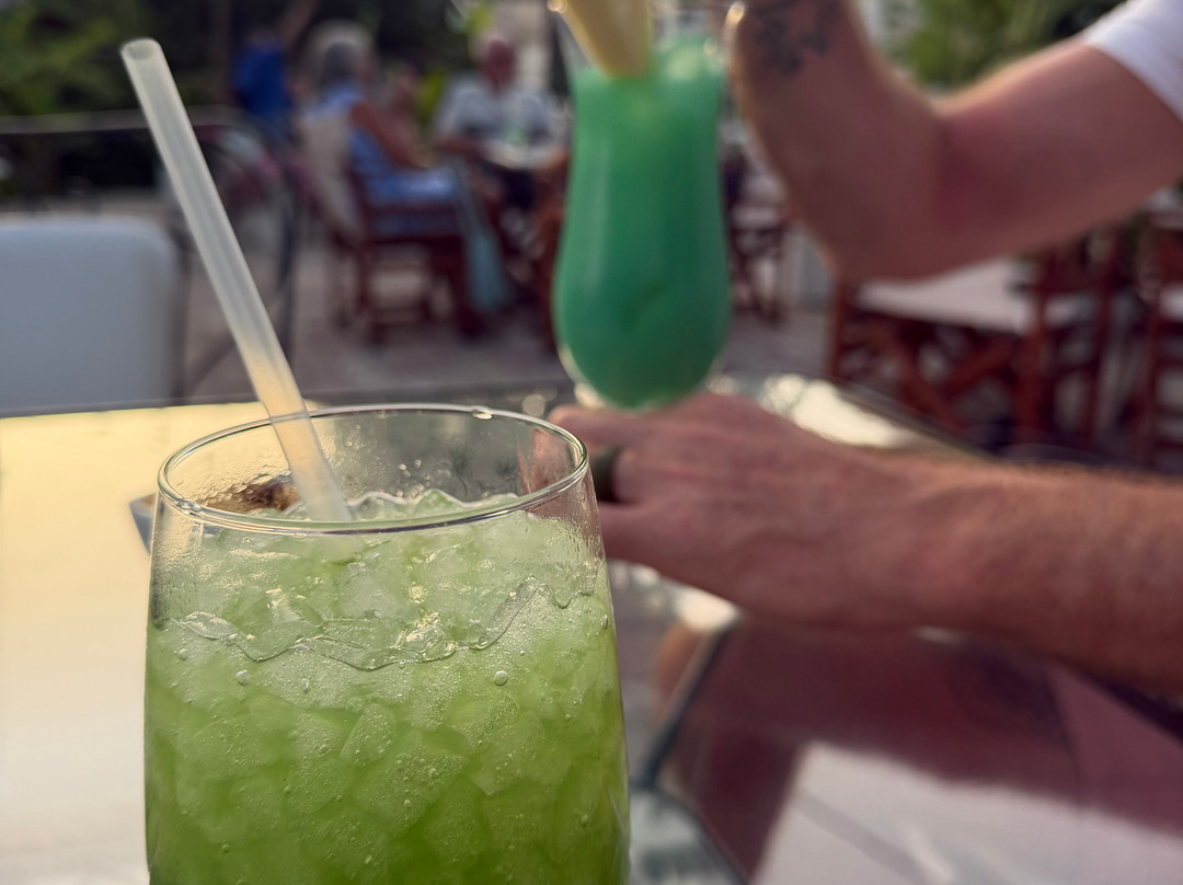 Astra Cocktail Bar-Lourdata必去景点