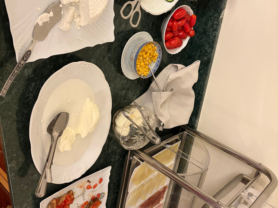 洛燕酒店主图