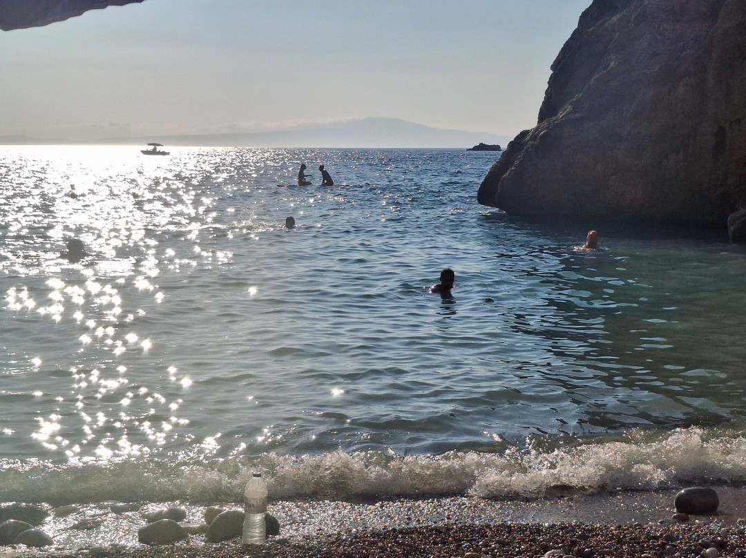 Foneas Beach-Kardamyli必去景点