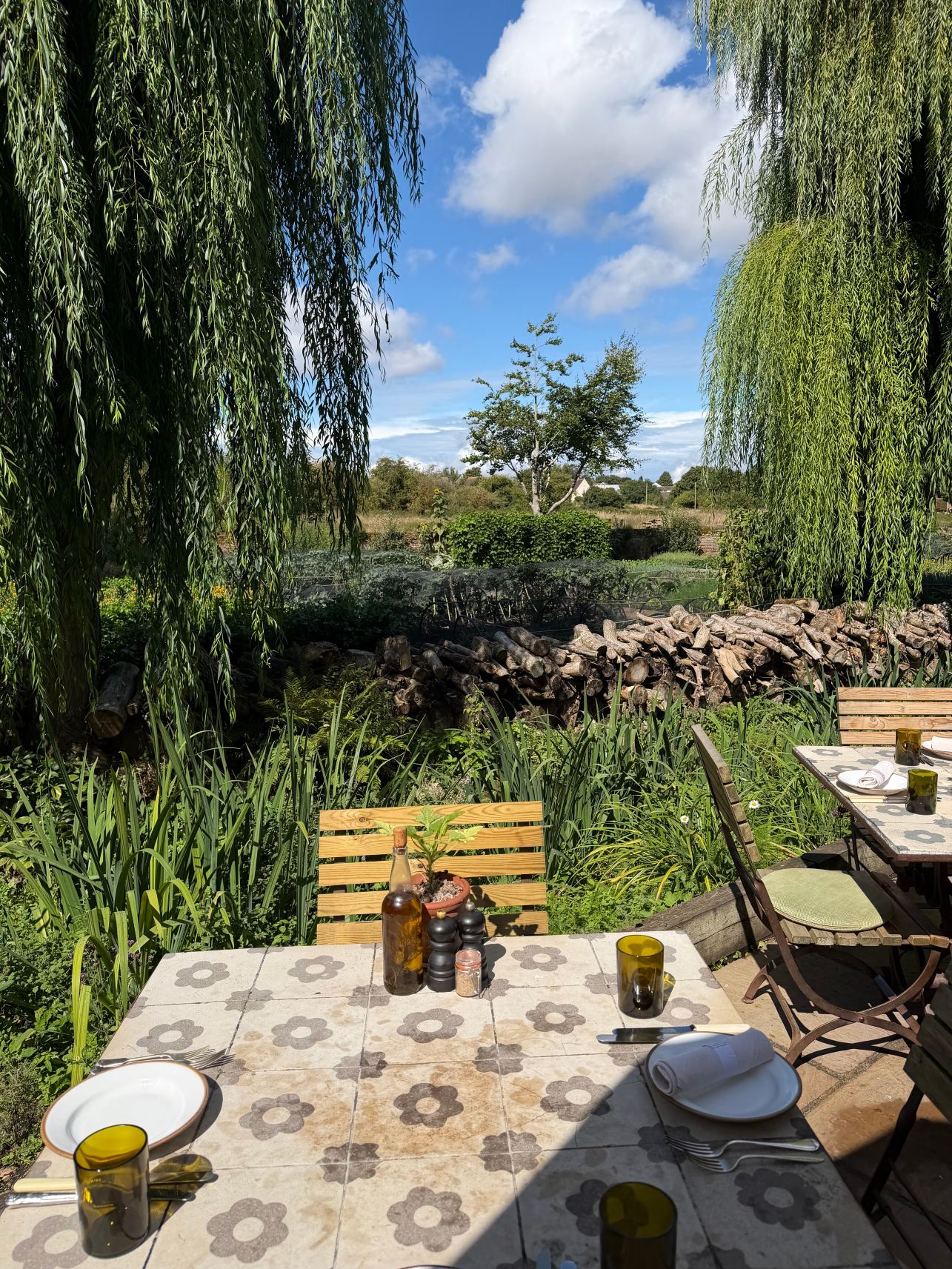 THE PIG-at Bridge Place-旅行者