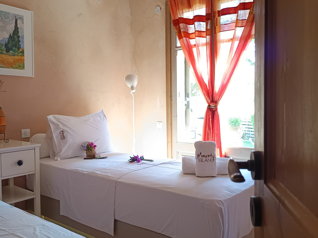 Mounty Island Villas Avra-Calma