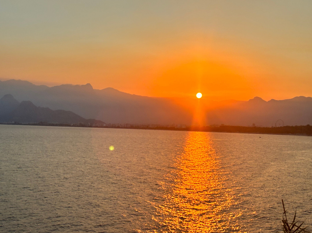 Sunset View Restaurant & Bar