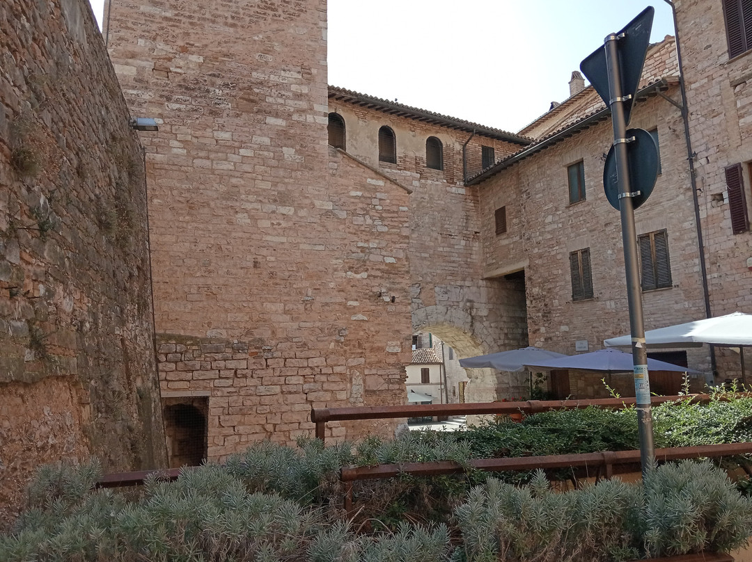 Porta Consolare-Spello必去景点
