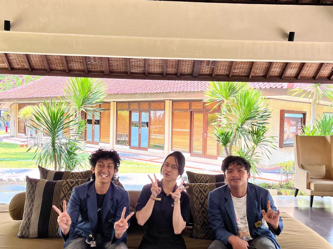 梅鲁玛塔圣吉吉泳池别墅主图