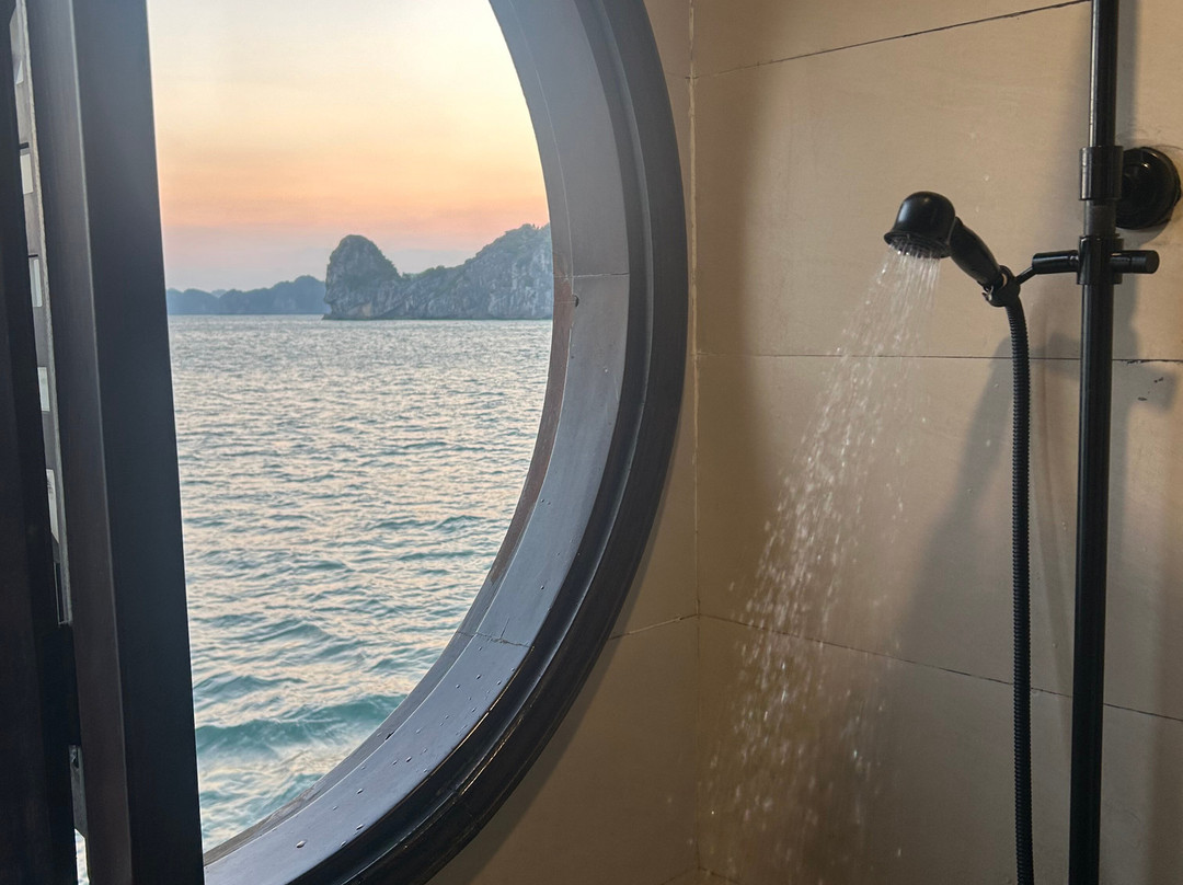 Cat Ba Ocean Cruises-广宁省必去景点