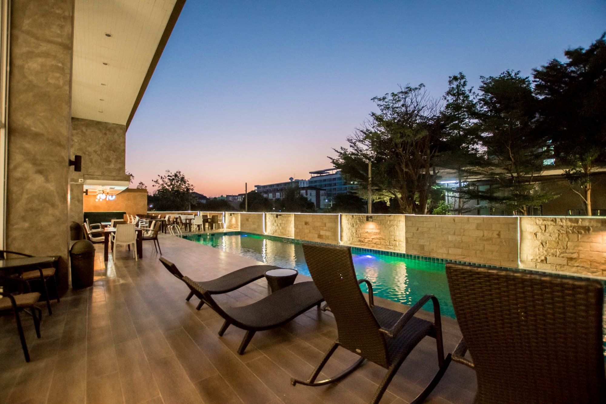 The Loft Beach at Bang Saen-泳池
