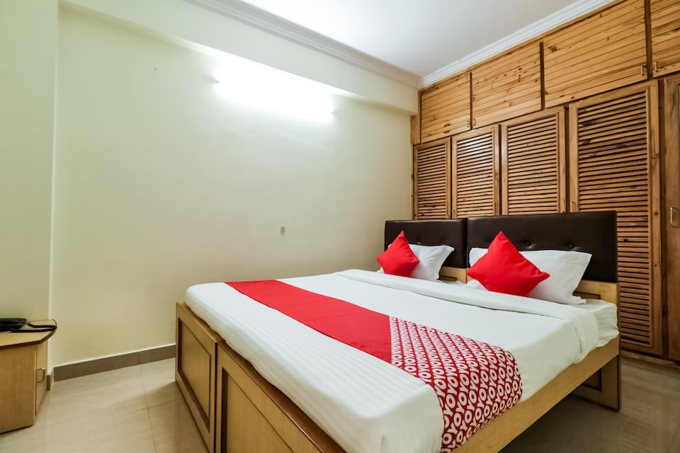 OYO 35480 Coastal Bay Service Apartments