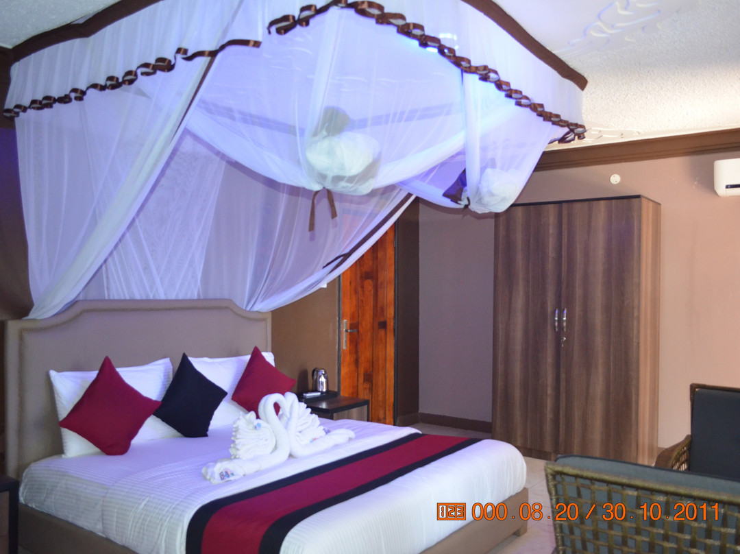 Saffron Beach Bistro & Cottages