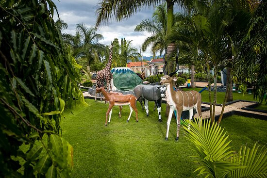 Kibo Peak Palace Hotel主图