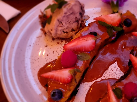 Manotas and Grill主图