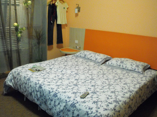 莫泰168(重庆上清寺牛角沱轻轨站店)主图