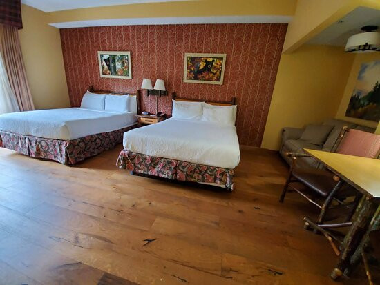 Bearskin Lodge on the River Hotel主图