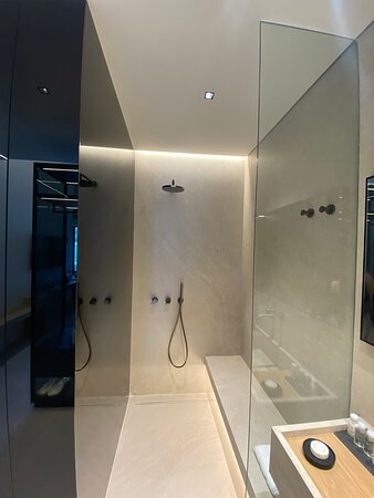 Canale Hotel & Suites-浴室