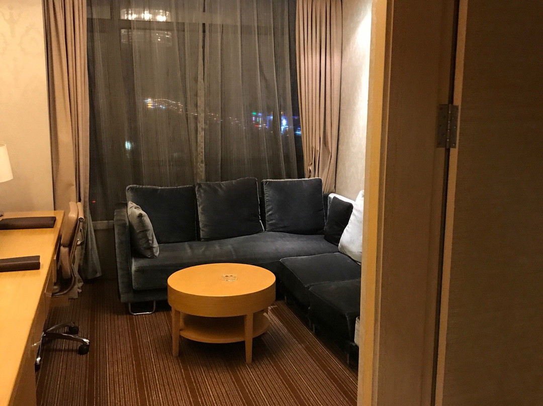 金山国际酒店主图