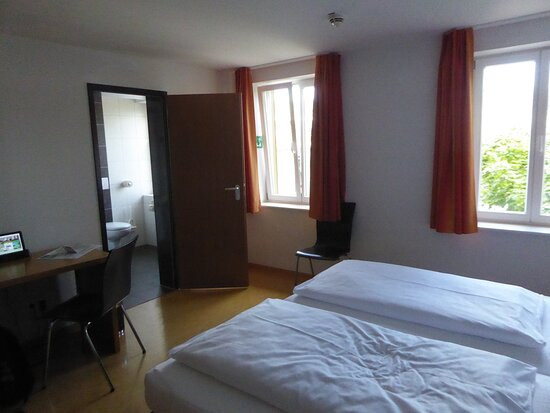 伊库恩酒店主图