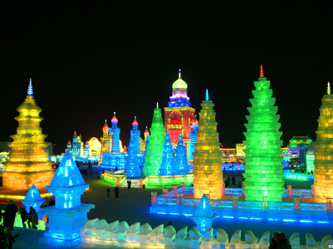 肇东市旅游景点-哈尔滨太阳岛冰雪艺术馆