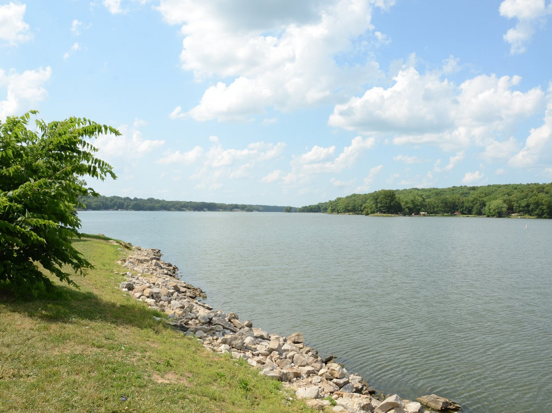 Lake Lou Yaeger景点图片