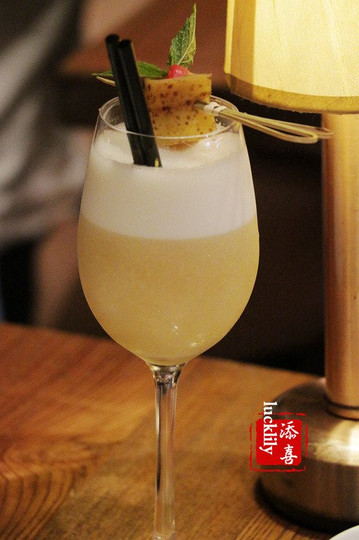 雅觅餐厅酒吧主图