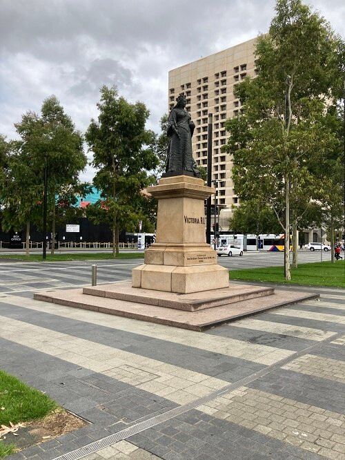 Queen Victoria Monument景点图片