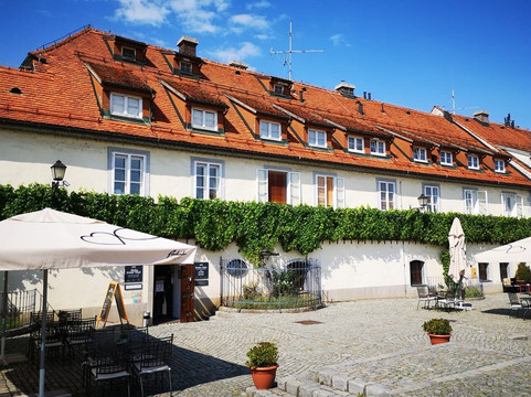 Stride & Seek Mini Adventures-马里博尔必去景点