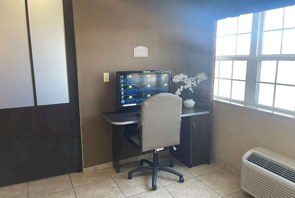 哈里森堡麦克罗特客栈&套房酒店主图