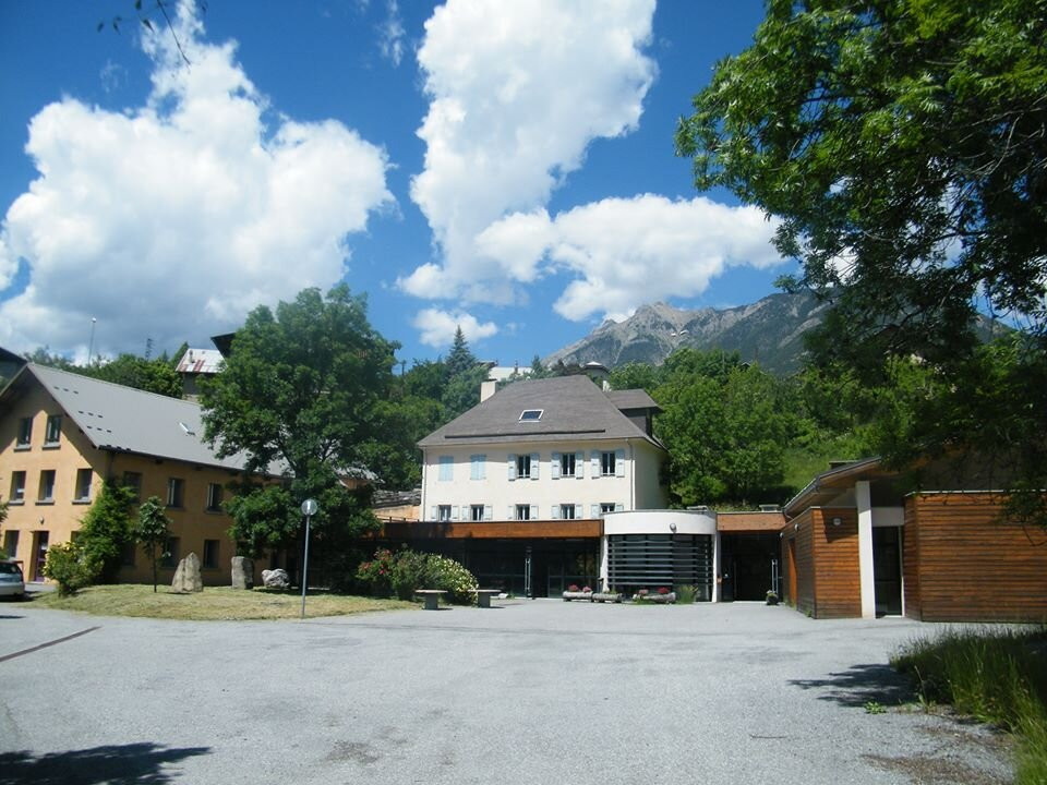 Auberge De Jeunesse Entre Guil Et Mets