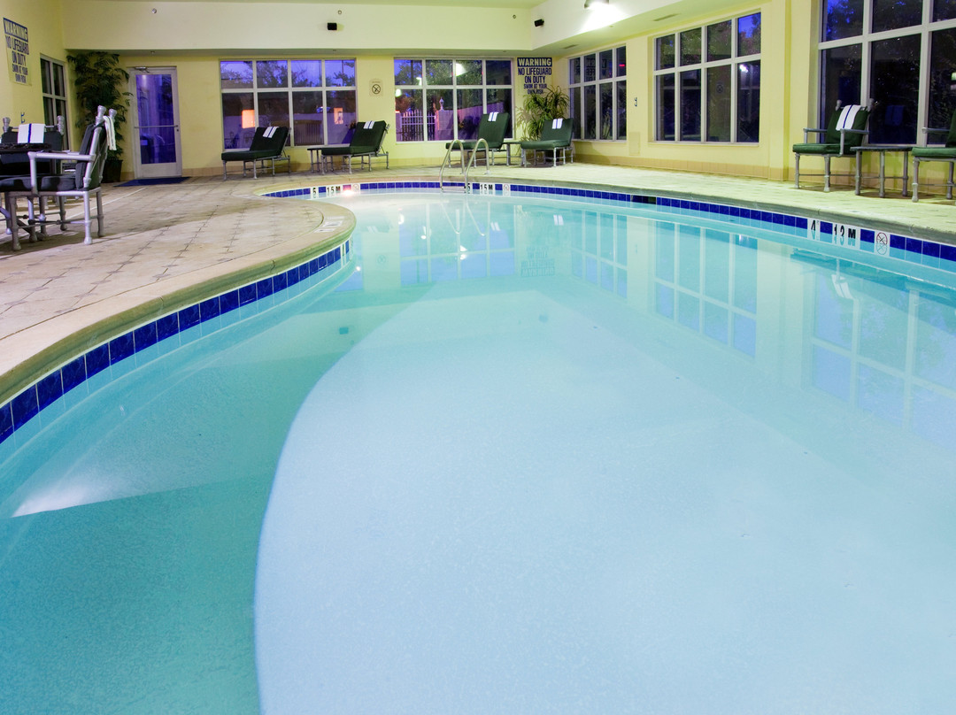 Holiday Inn Express & Suites Concord By IHG主图