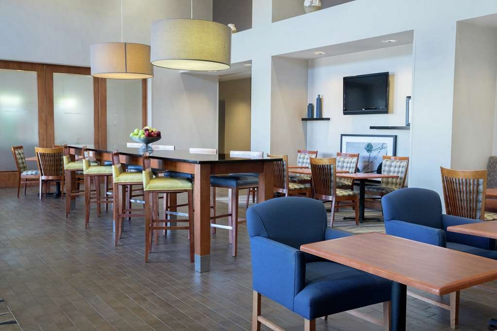 Hampton Inn & Suites Chicago Deer Park主图