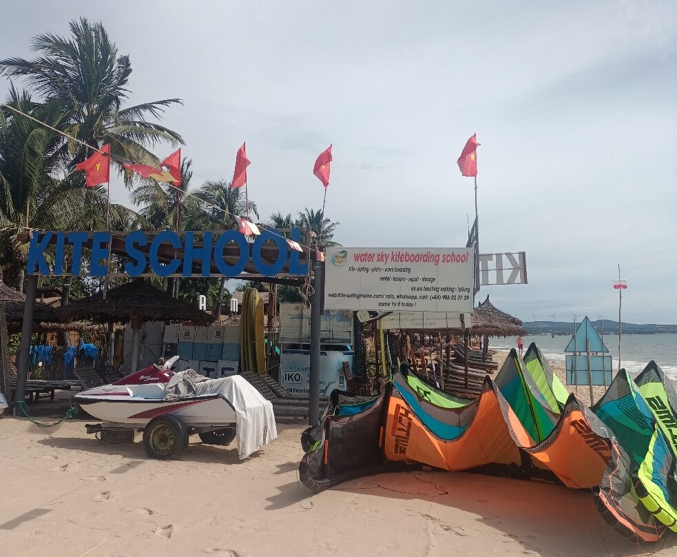 Water Sky Kiteboarding School景点图片