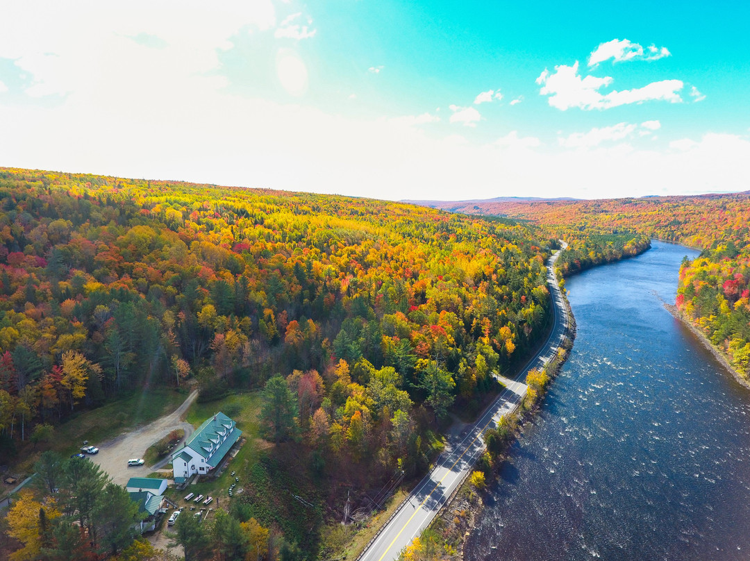 Inn by the River主图