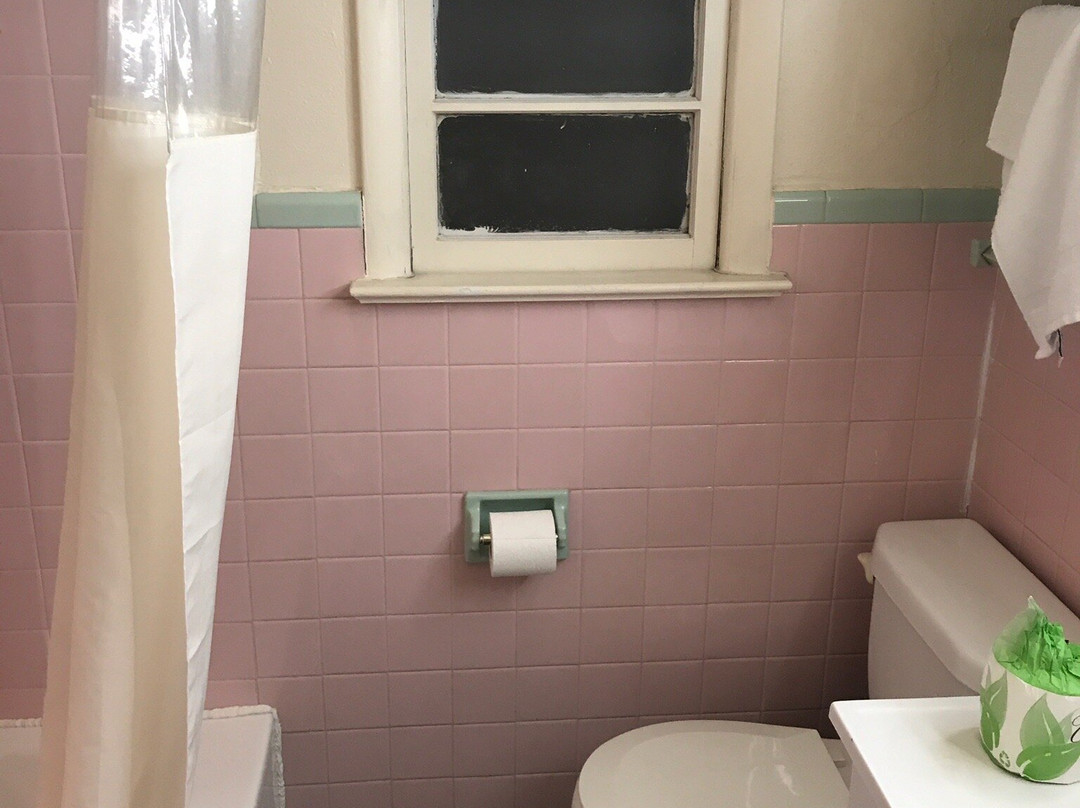 Twi-Lite Motel主图