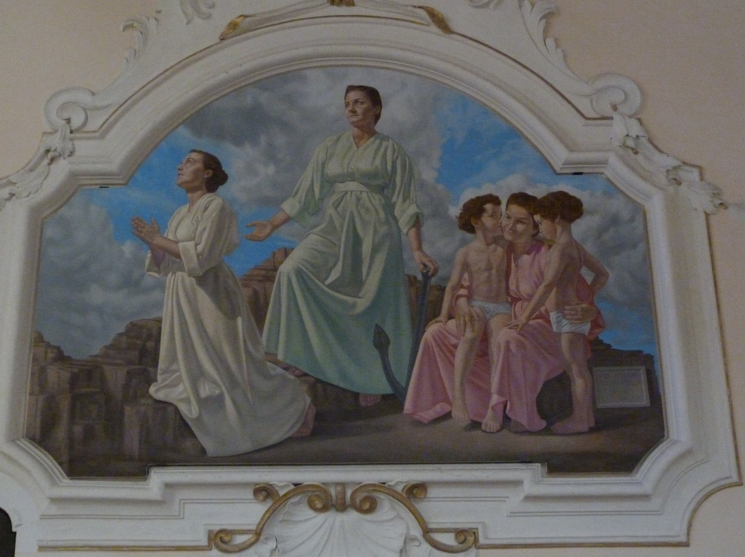 Cattedrale di San Panfilo-苏尔莫纳必去景点